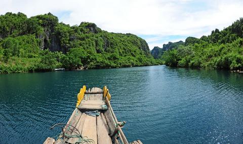 Phong Nha cave - Paradise cave Tour from Dong Hoi Vietnam